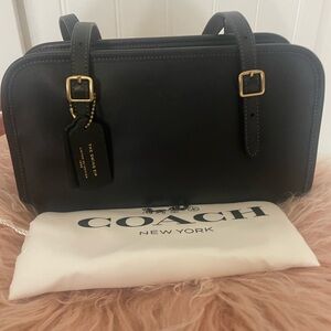 …. Coach Black Leather Shoulder Bag SWING ZIP GLOVETAN AUTHENTIC